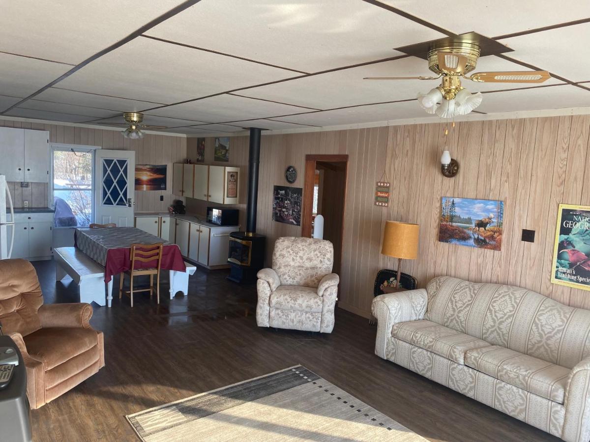 Ntj Moose Lake Cabin Bonnyville エクステリア 写真